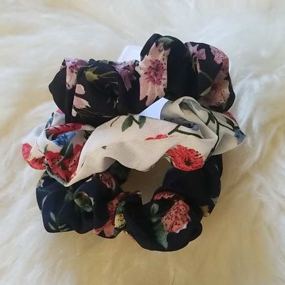 Accessories - 3 for $15 Set of scrunchies
